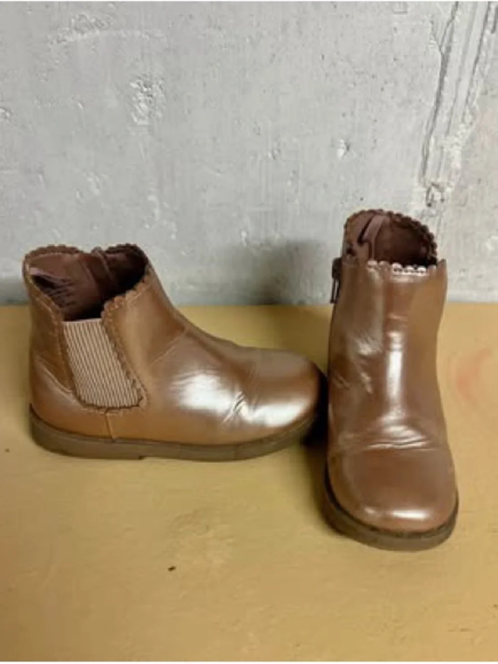 Old Navy Girls Brown Chelsea Ankle Boots